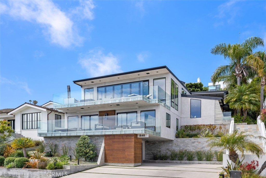848 Hillcrest Drive