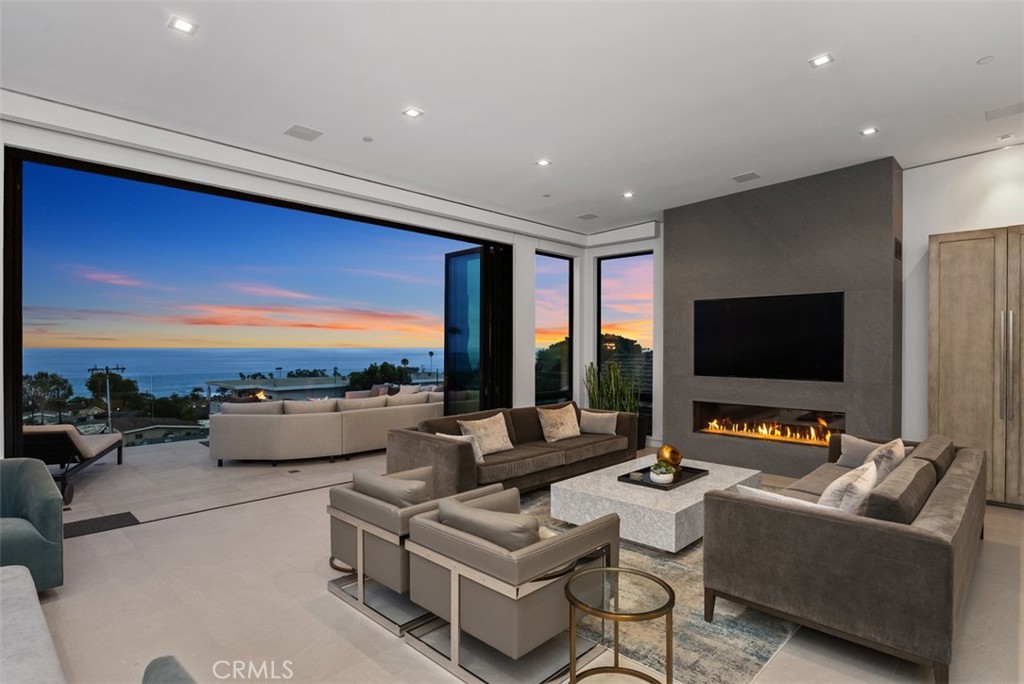 848 Hillcrest Drive