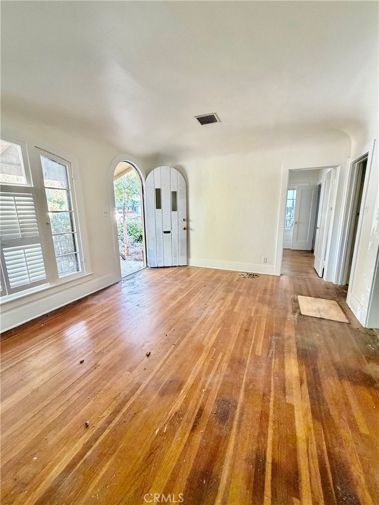 3045 Cedar