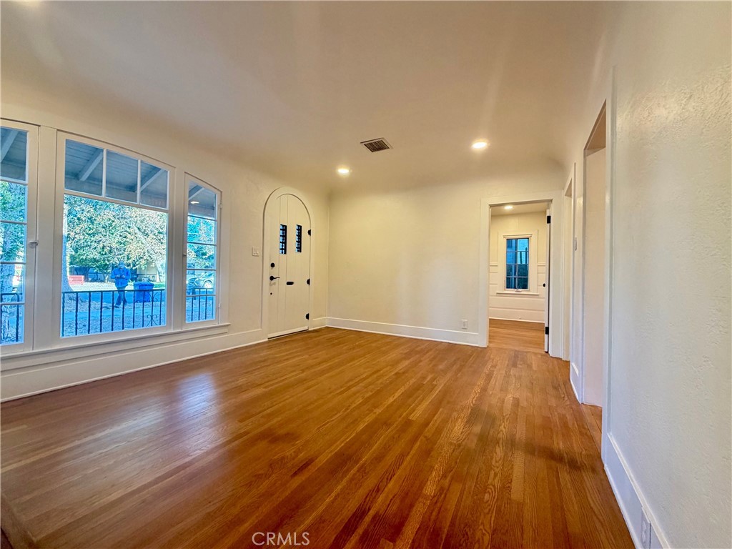 3045 Cedar