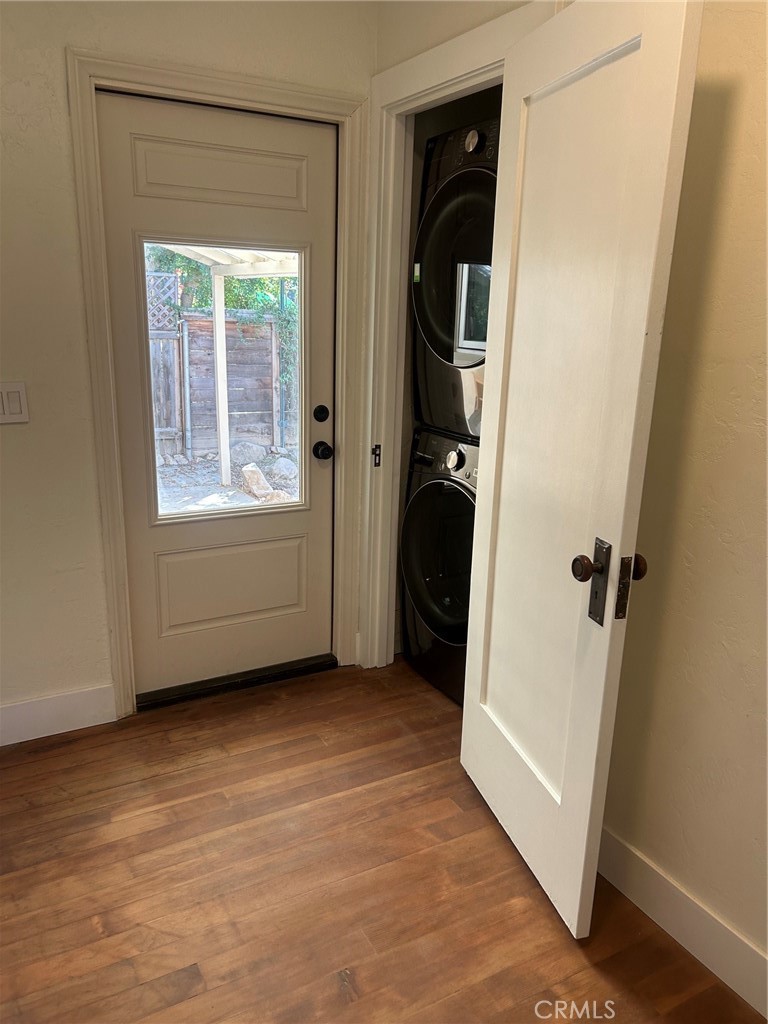 3045 Cedar