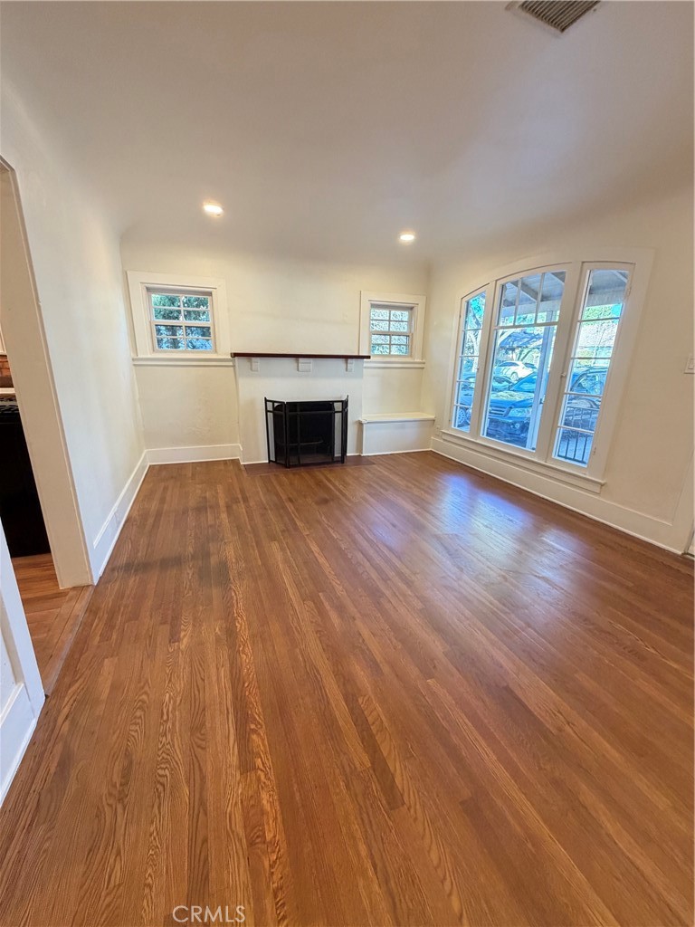 3045 Cedar