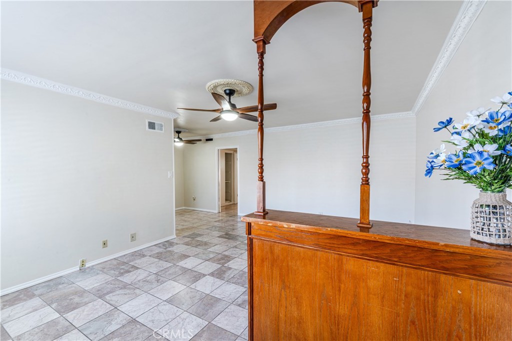 100 Cerritos Avenue 7