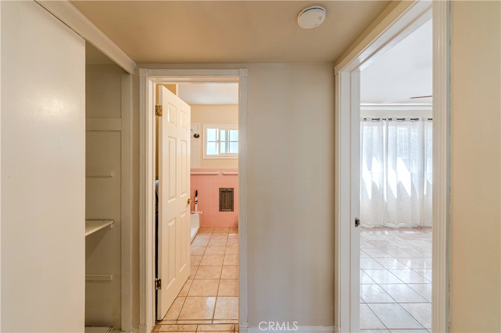 100 Cerritos Avenue 7