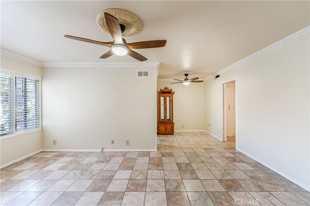 100 Cerritos Avenue 7