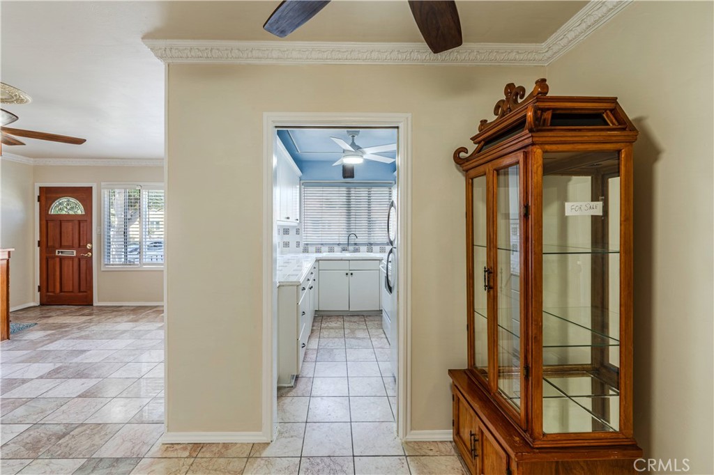 100 Cerritos Avenue 7