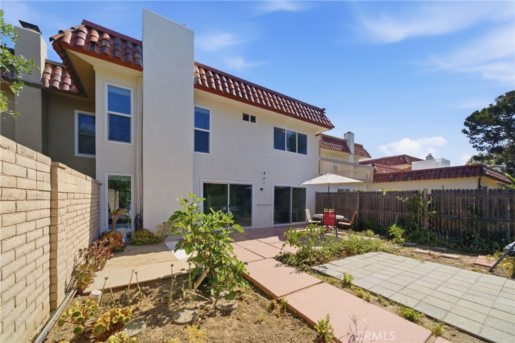 26 Palmento Way