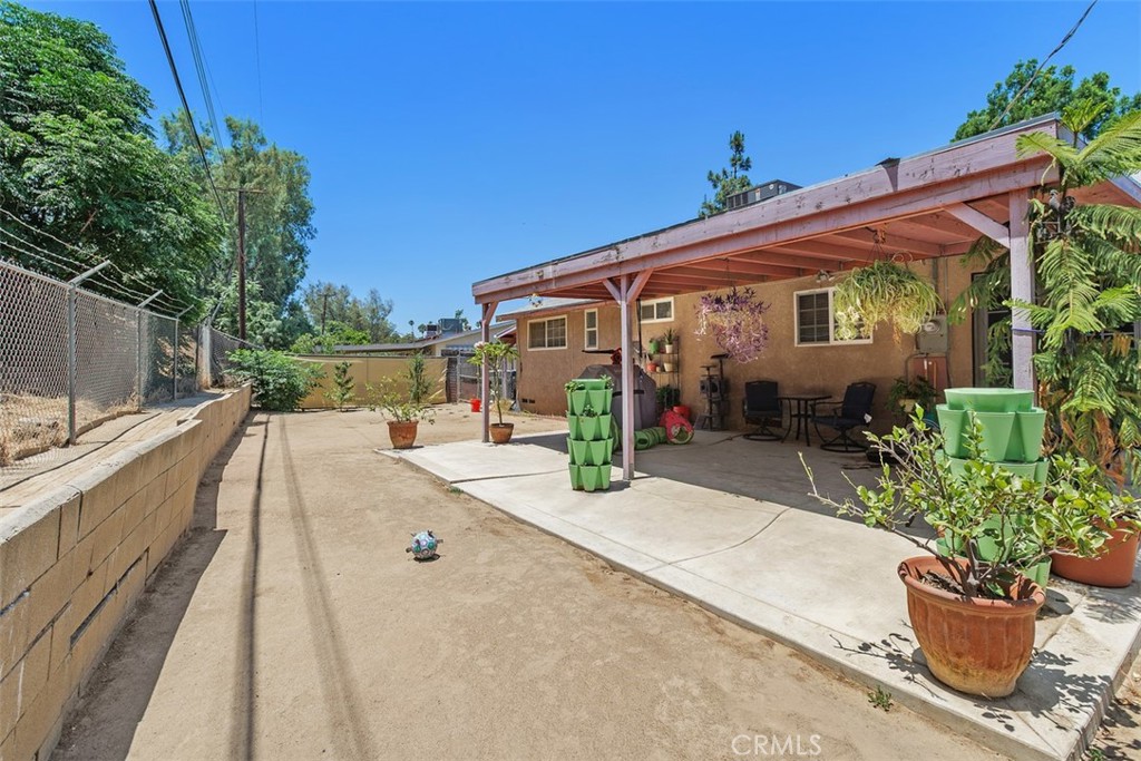 3818 N Ogden Way