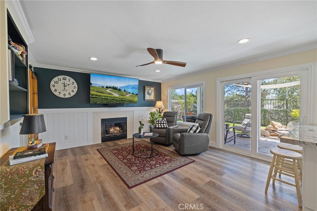 14 Helmcrest