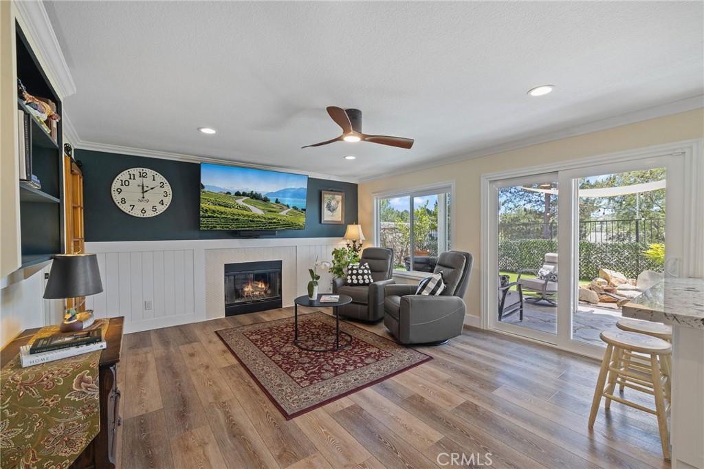 14 Helmcrest