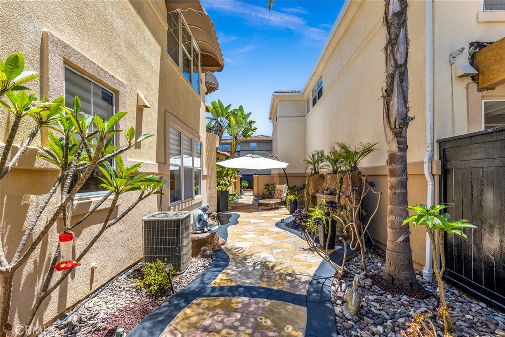 28060 Paseo Hacienda