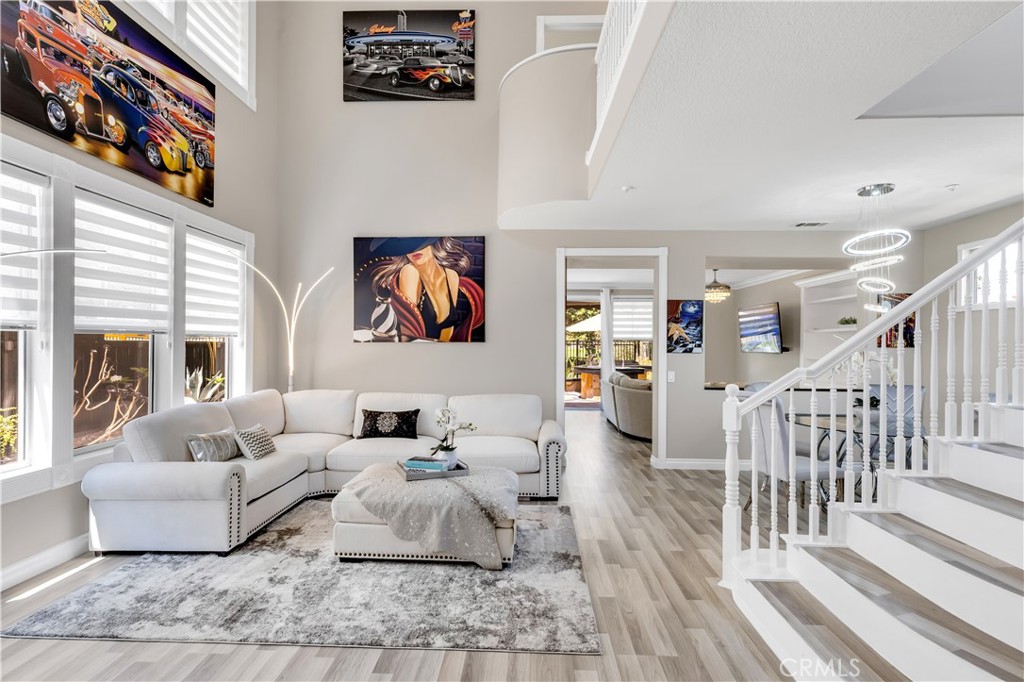 28060 Paseo Hacienda
