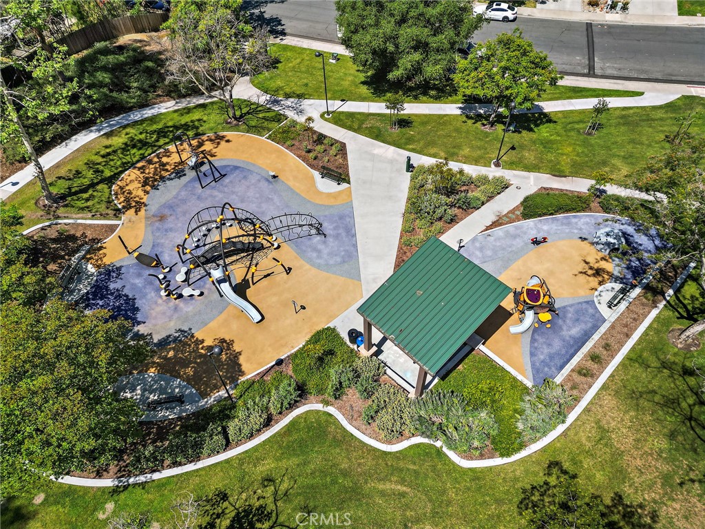 21155 Larchmont