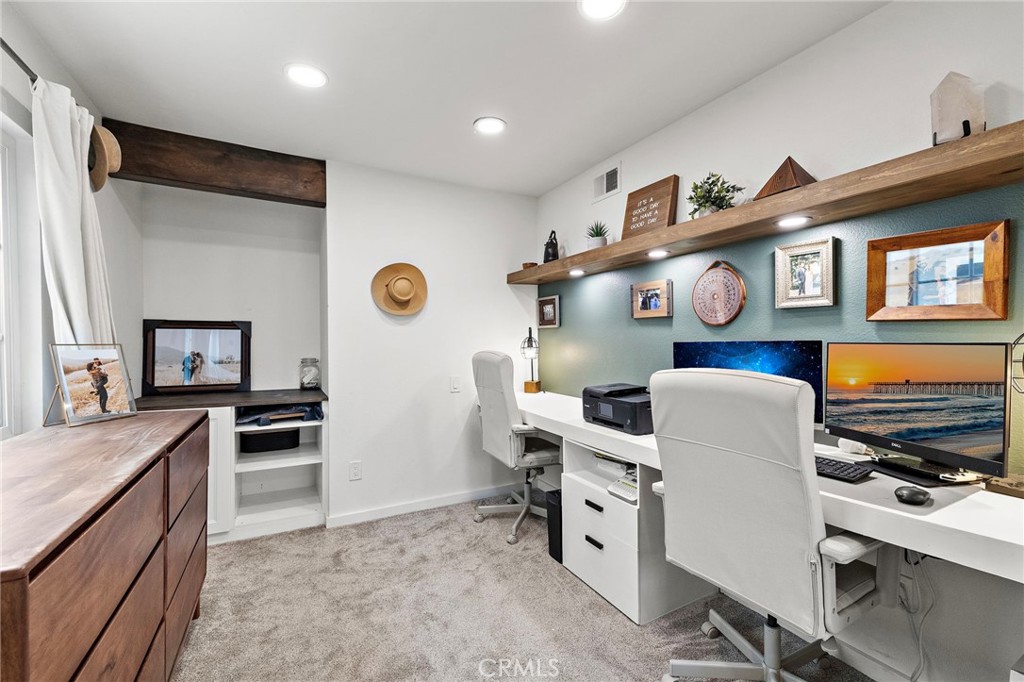 21155 Larchmont
