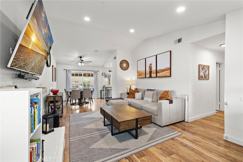 21155 Larchmont