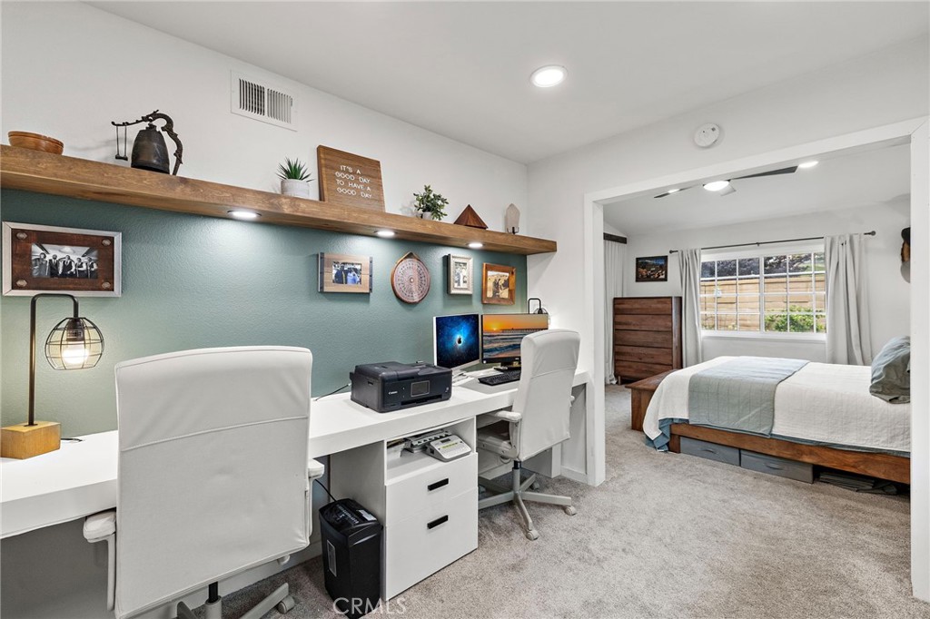 21155 Larchmont