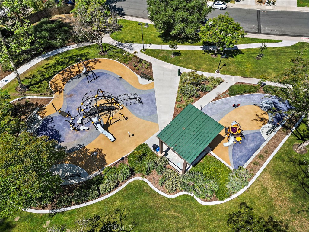 21155 Larchmont