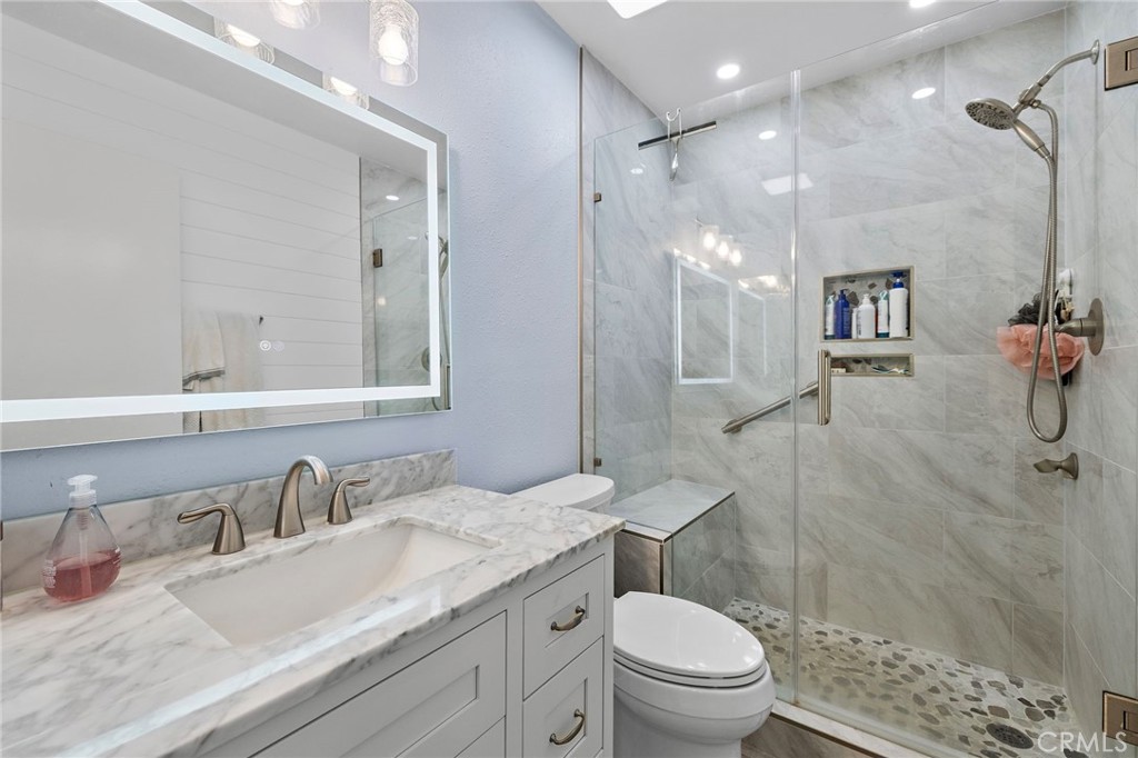 21155 Larchmont