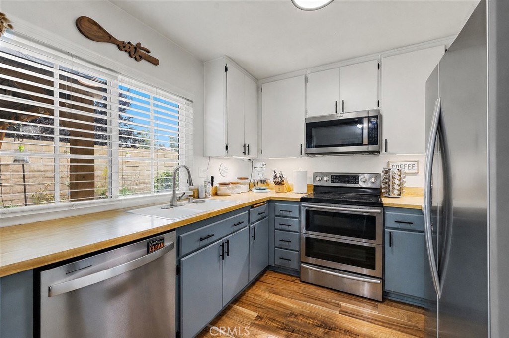 21155 Larchmont