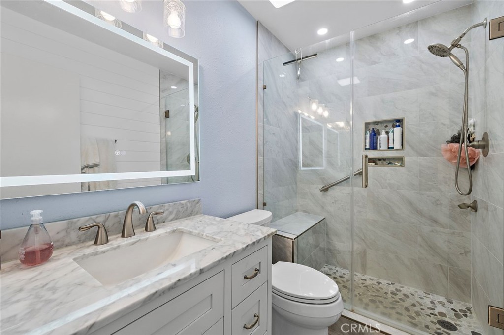 21155 Larchmont