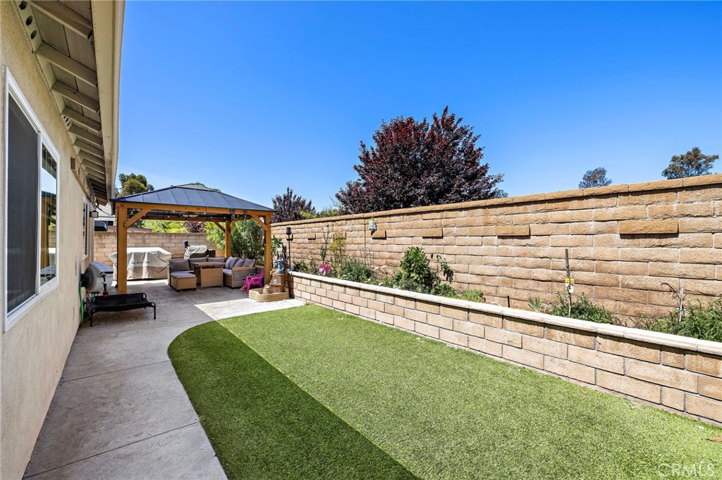 21155 Larchmont