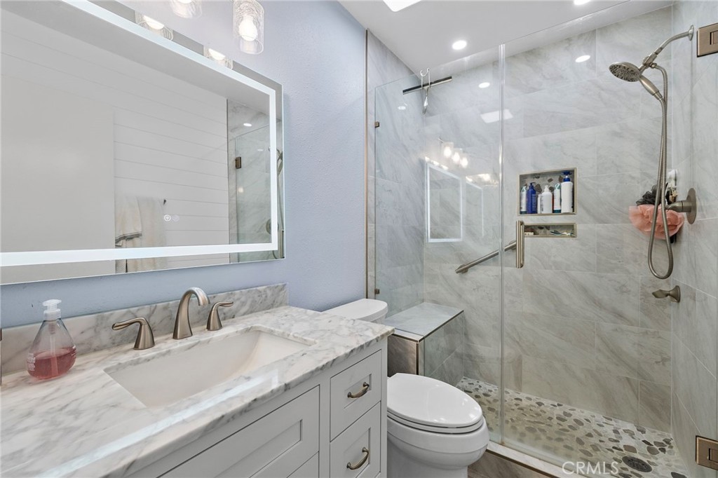 21155 Larchmont
