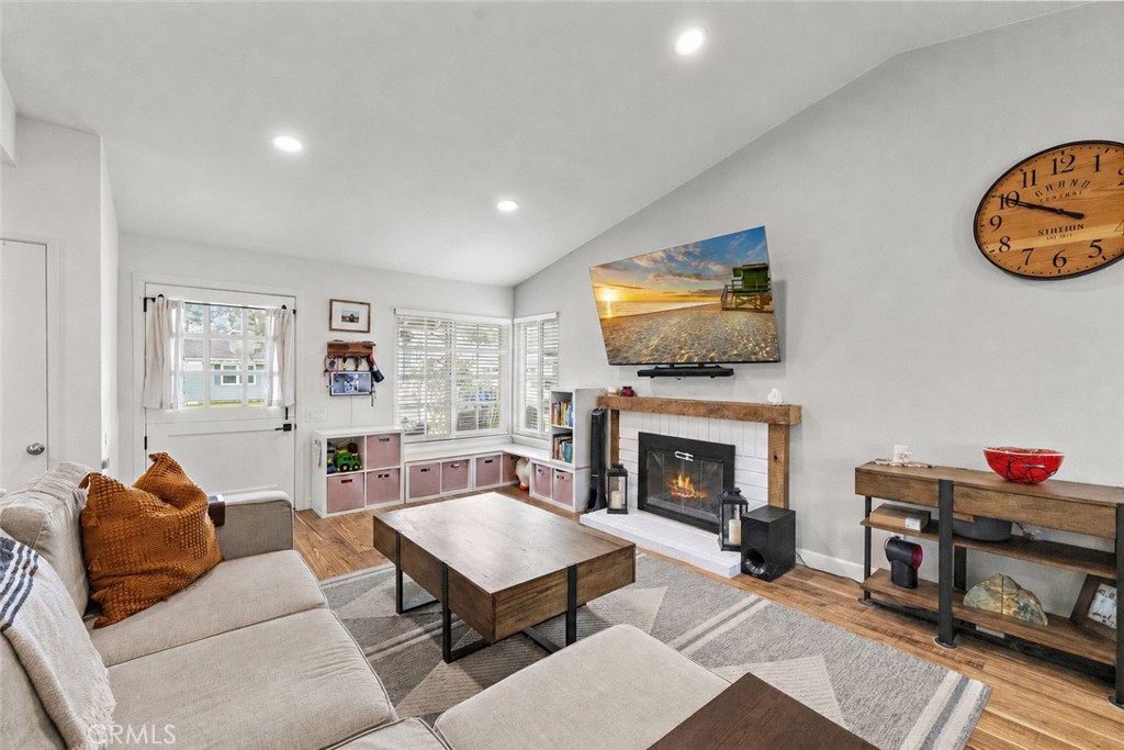 21155 Larchmont