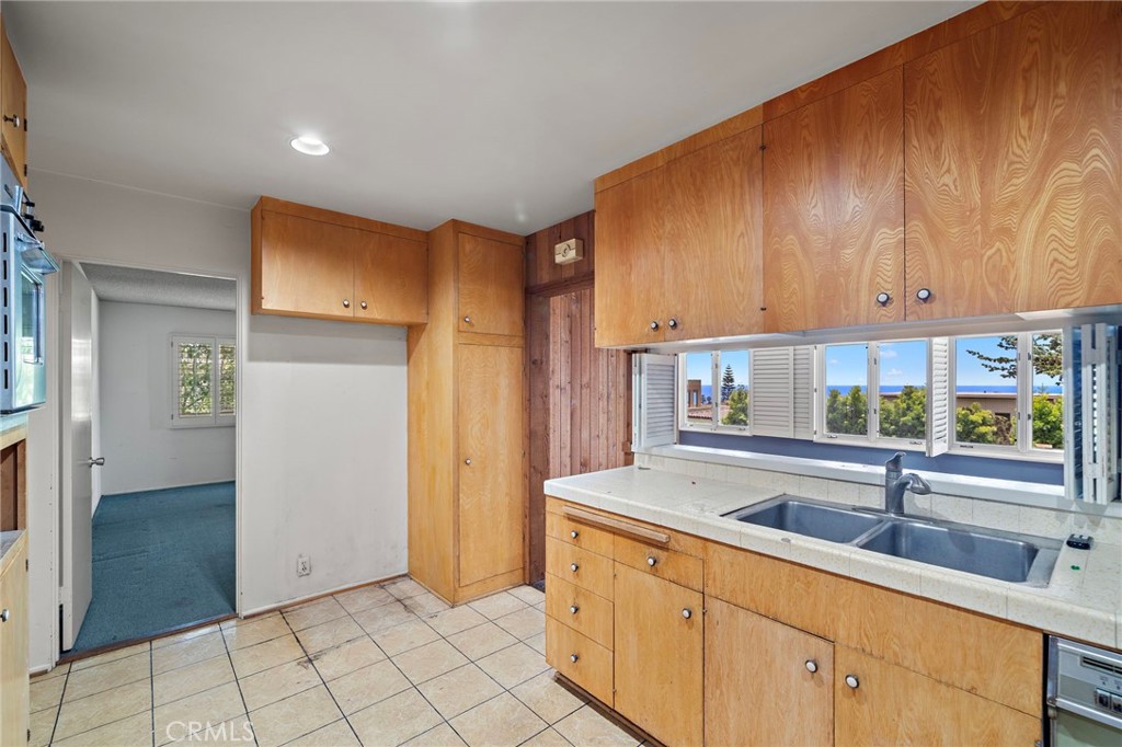 459 Hilledge Drive