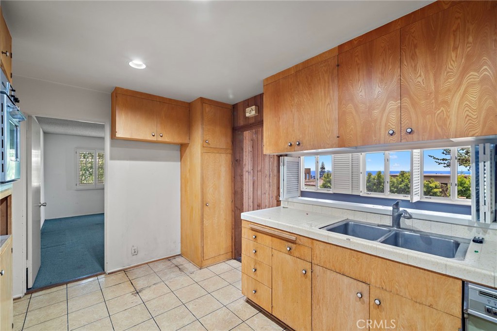 459 Hilledge Drive