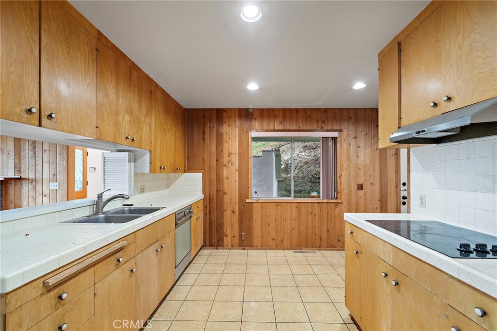 459 Hilledge Drive