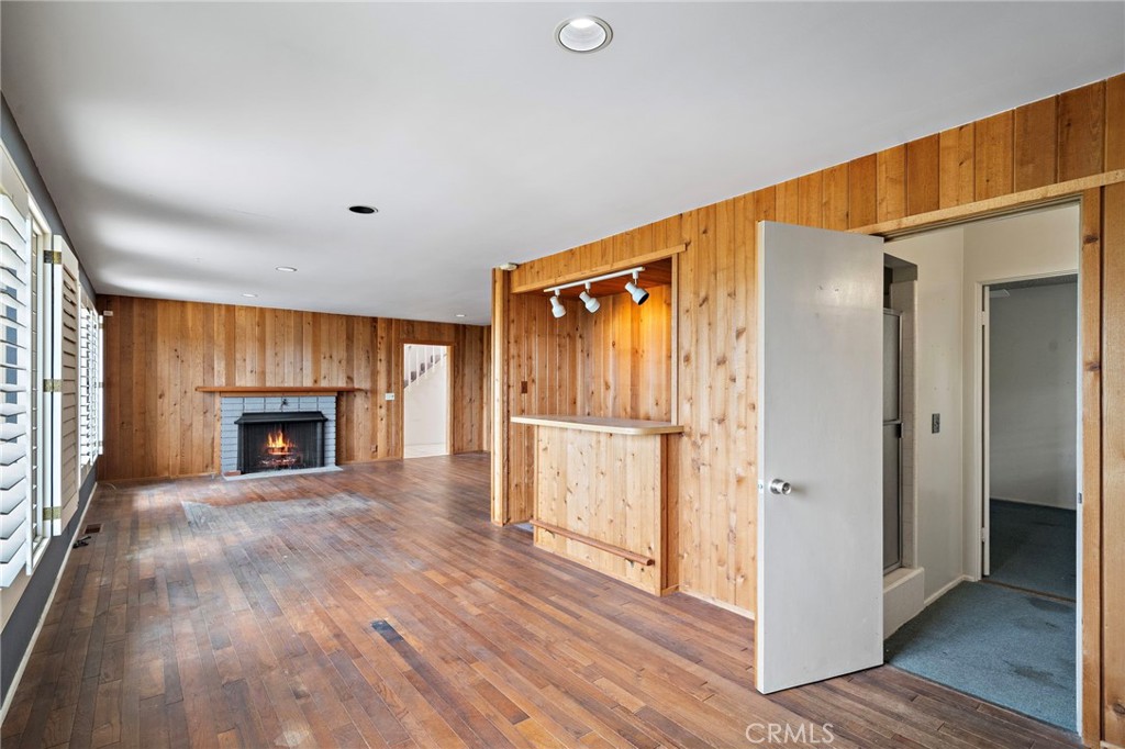 459 Hilledge Drive