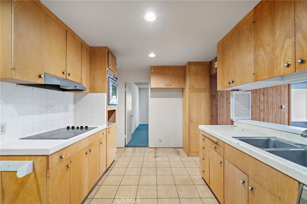 459 Hilledge Drive