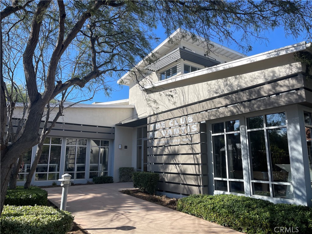 71 Vantis Drive