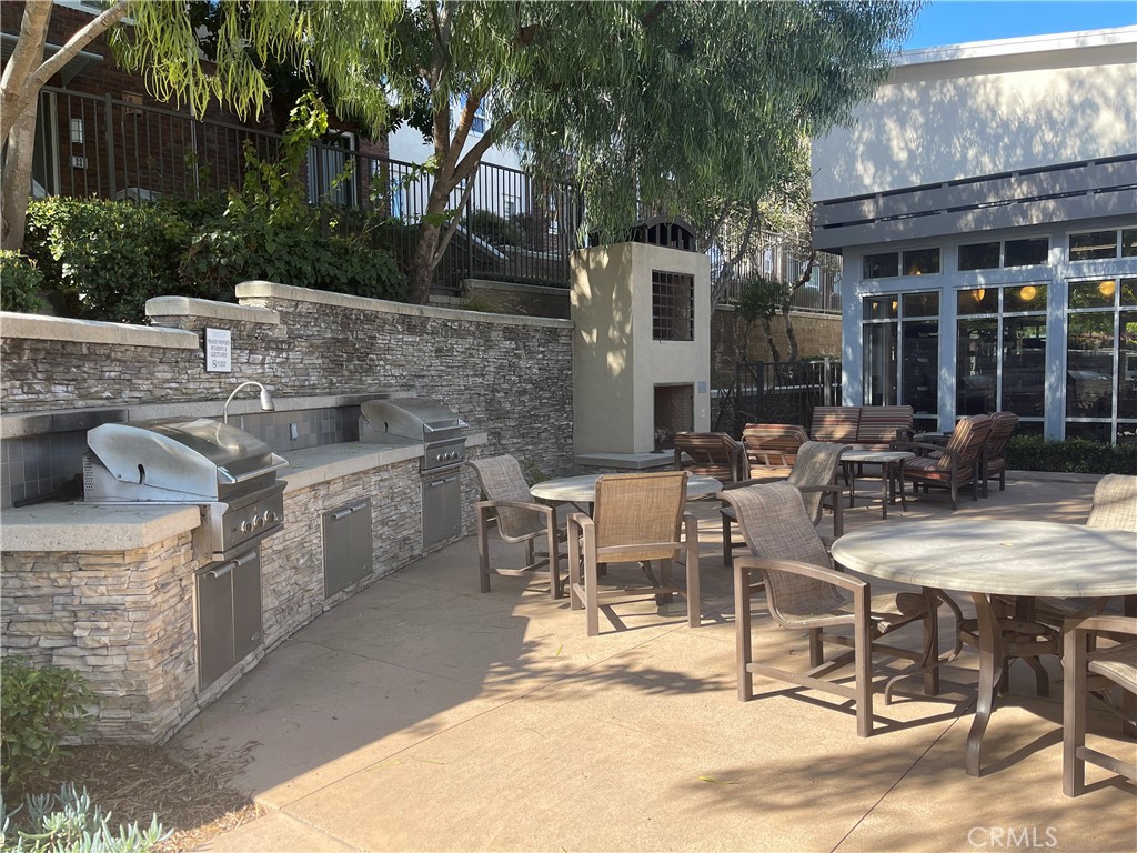 71 Vantis Drive