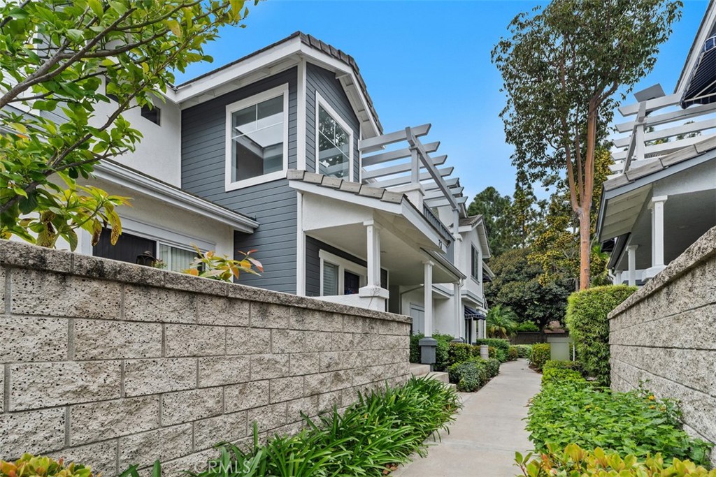 73 Breakers Lane