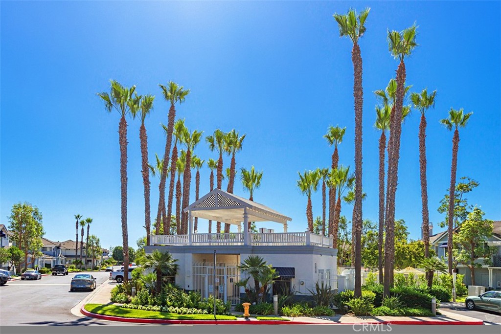 73 Breakers Lane