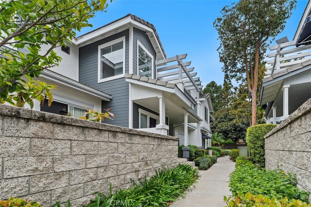 73 Breakers Lane
