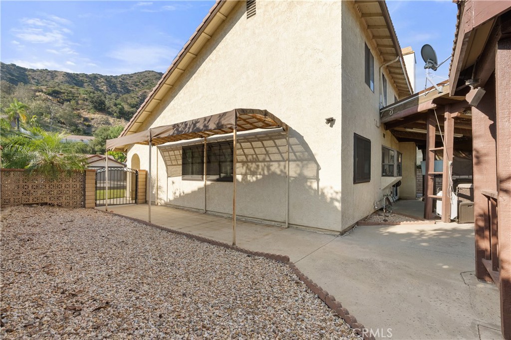 2622 Starcrest Drive