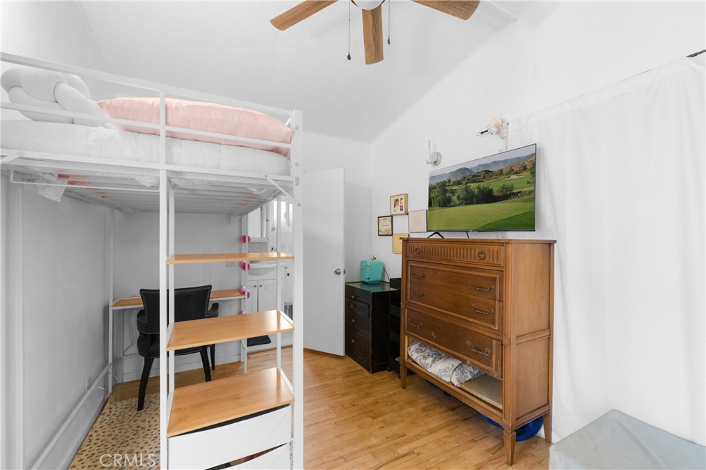 2603 Calle Del Comercio