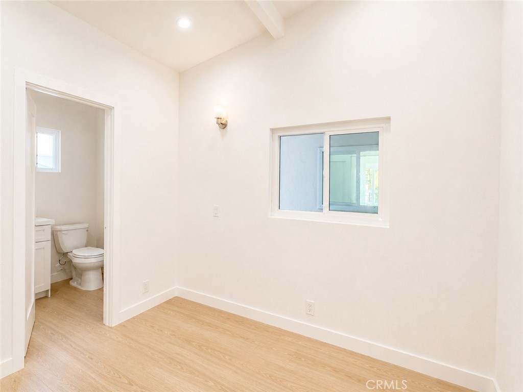 2603 Calle Del Comercio