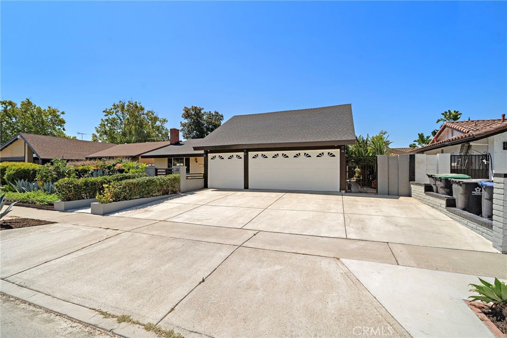 210 W Alton Avenue