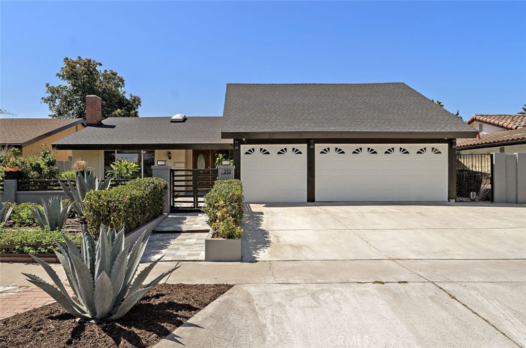 210 W Alton Avenue