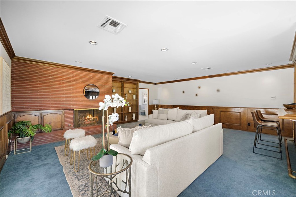 1001 Eadington
