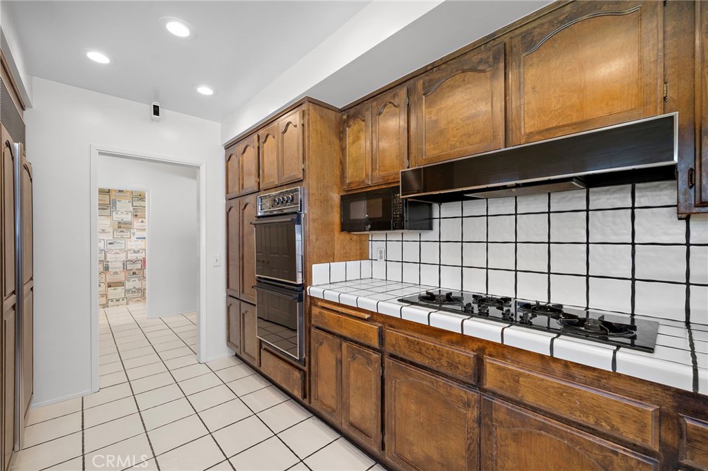1001 Eadington