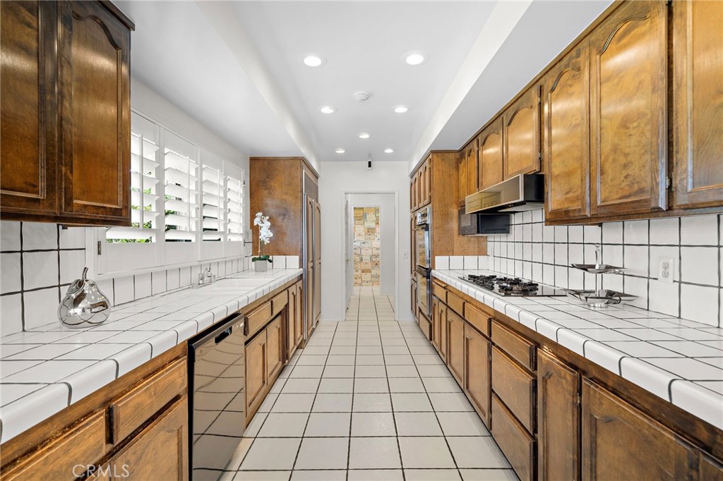 1001 Eadington