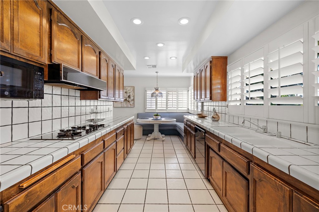 1001 Eadington