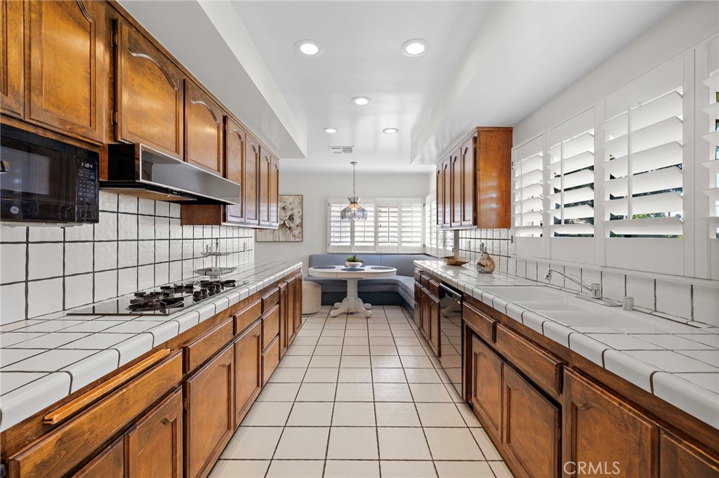 1001 Eadington