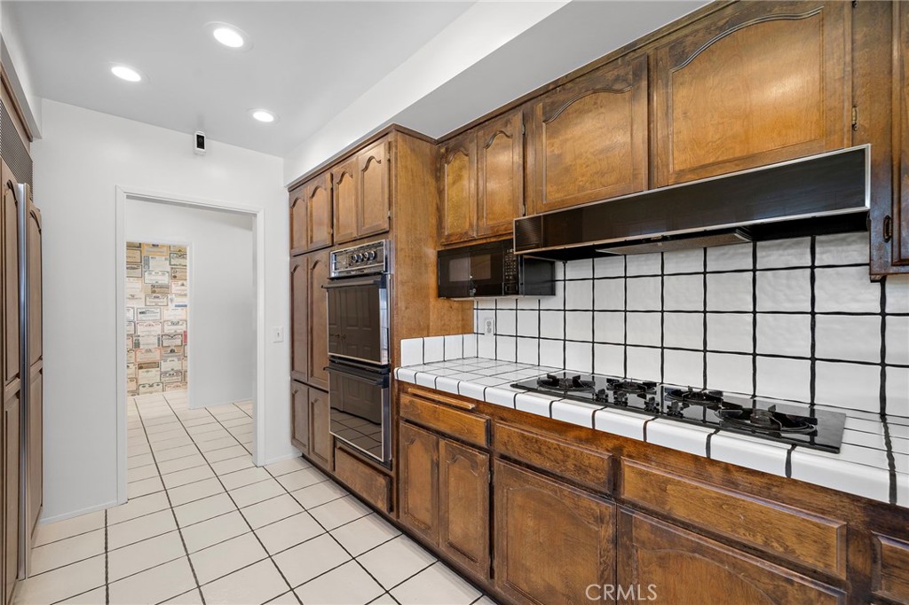 1001 Eadington