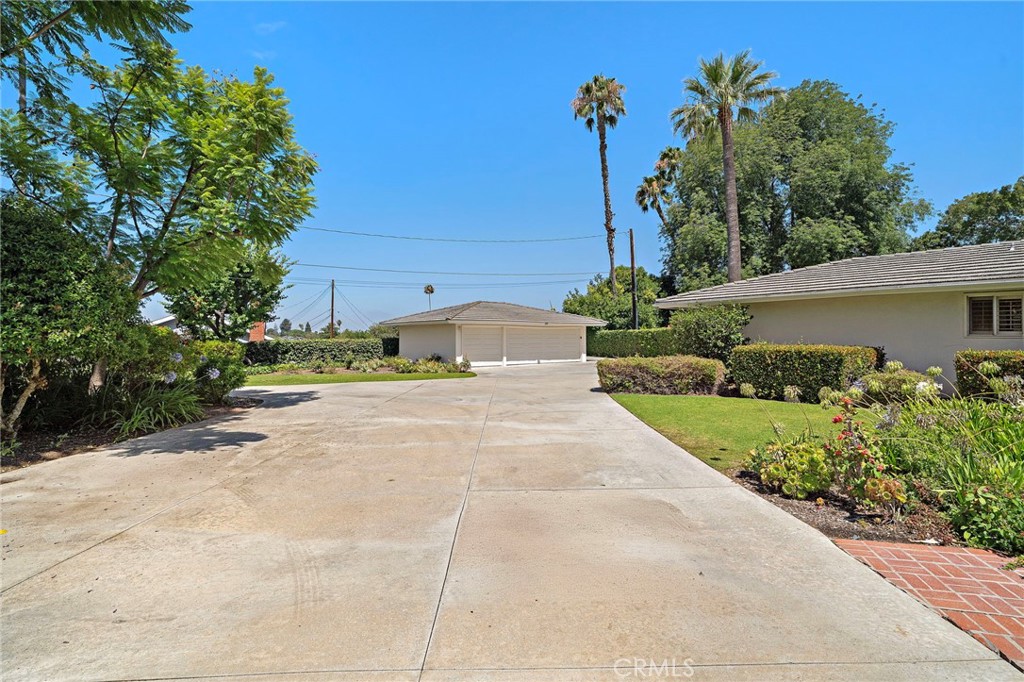 1001 Eadington