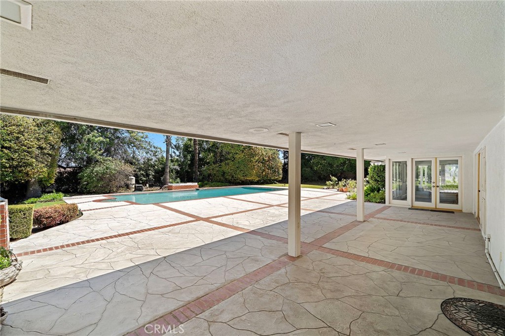 1001 Eadington